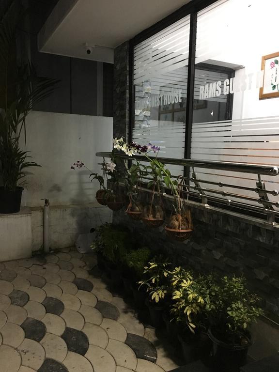Rams Guest House Near Lulu Mall Thiruvananthapuram Buitenkant foto